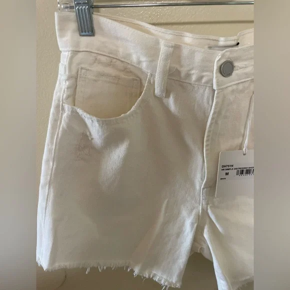 ✨NWT JBD White Denim Distressed Shorts Size M - Picture 4 of 13